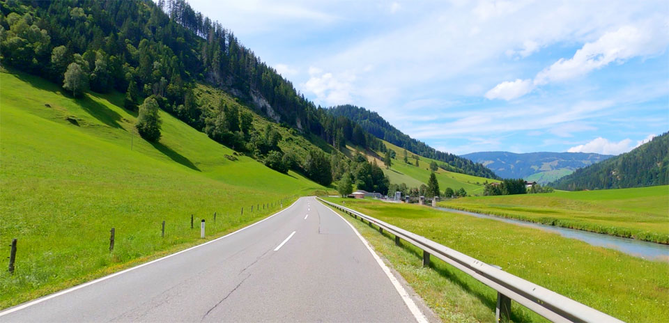 Huttwinkl Valley descent
